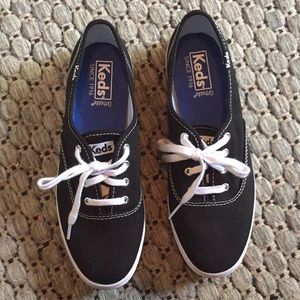 NWOT Keds size 6.5